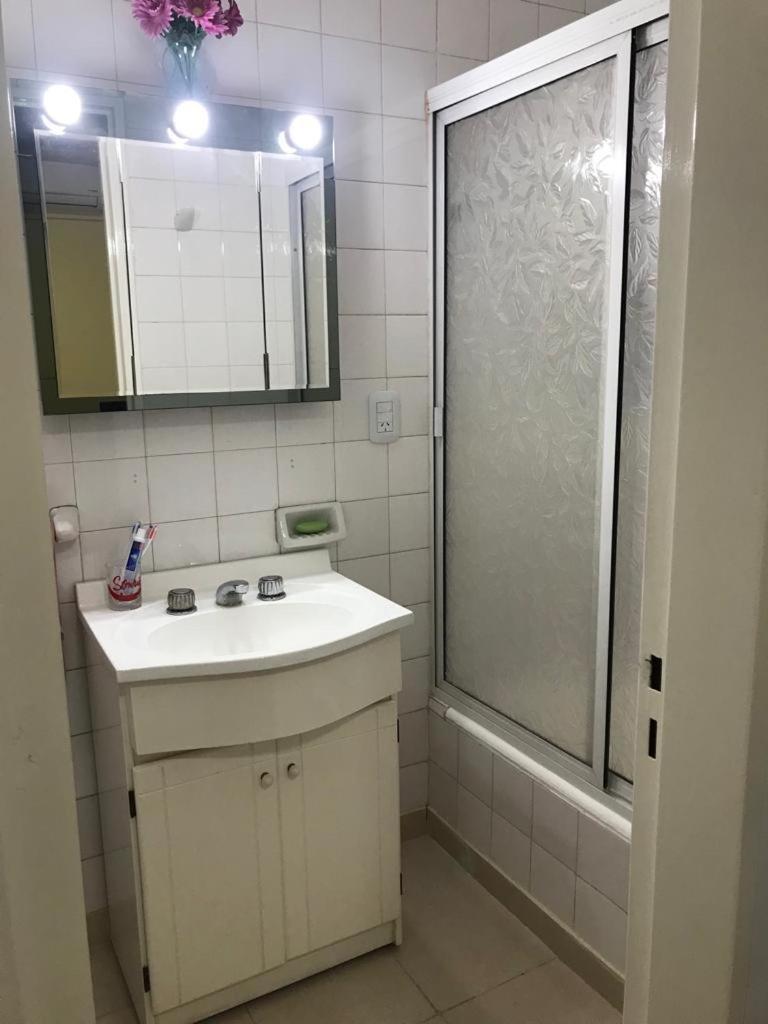 2433 Avenida Santa Fe Apartamento *